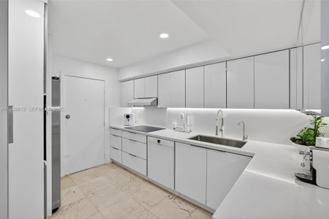 Condominio en venta en Bay Harbor Islands, Florida, 2 dormitorios, 116.87 m2 № 1993631 - foto 22