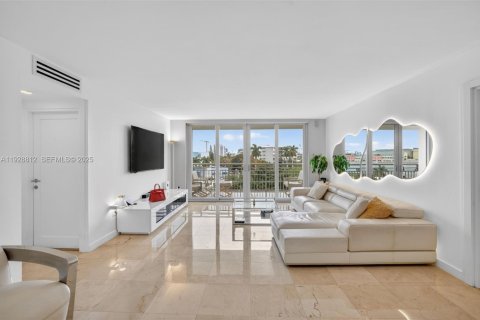 Condominio en venta en Bay Harbor Islands, Florida, 2 dormitorios, 116.87 m2 № 1993631 - foto 7