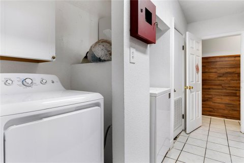 Снять в аренду виллу или дом в Брэндон, Флорида 15 комнат, 217.76м2, № 2149533 - фото 29