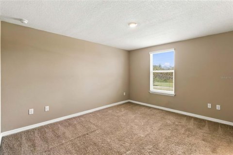 Townhouse in Winter Garden, Florida 3 bedrooms, 151.06 sq.m. № 2402768 - photo 13