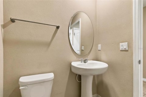 Townhouse in Winter Garden, Florida 3 bedrooms, 151.06 sq.m. № 2402768 - photo 12