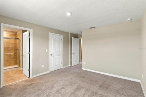 Townhouse in Winter Garden, Florida 3 bedrooms, 151.06 sq.m. № 2402768 - photo 15