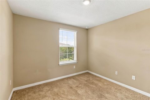 Townhouse in Winter Garden, Florida 3 bedrooms, 151.06 sq.m. № 2402768 - photo 18