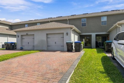 Townhouse in Winter Garden, Florida 3 bedrooms, 151.06 sq.m. № 2402768 - photo 22