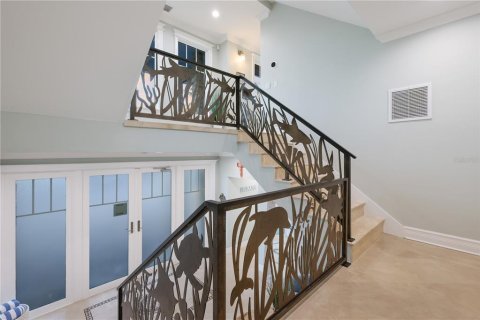 House in Anna Maria, Florida 4 bedrooms, 348.85 sq.m. № 2166377 - photo 10