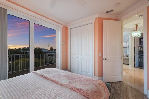 House in Anna Maria, Florida 4 bedrooms, 348.85 sq.m. № 2166377 - photo 30