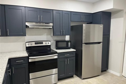 Condo in Orlando, Florida, 2 bedrooms  № 2234781 - photo 2
