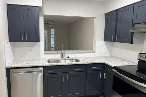 Condo in Orlando, Florida, 2 bedrooms  № 2234781 - photo 3