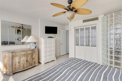 Condominio en venta en Saint Pete Beach, Florida, 2 dormitorios, 87.33 m2 № 1521447 - foto 15