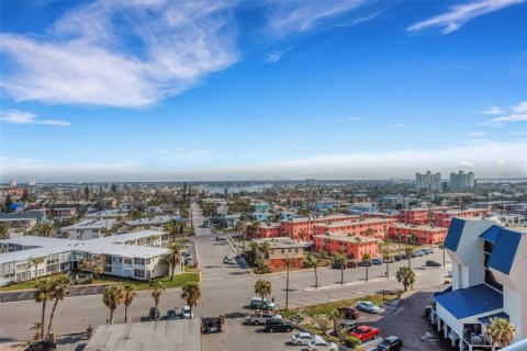 Condominio en venta en Saint Pete Beach, Florida, 2 dormitorios, 87.33 m2 № 1521447 - foto 21