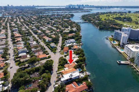 Купить виллу или дом в Серфсайд, Флорида 2 спальни, 208.75м2, № 1971541 - фото 7