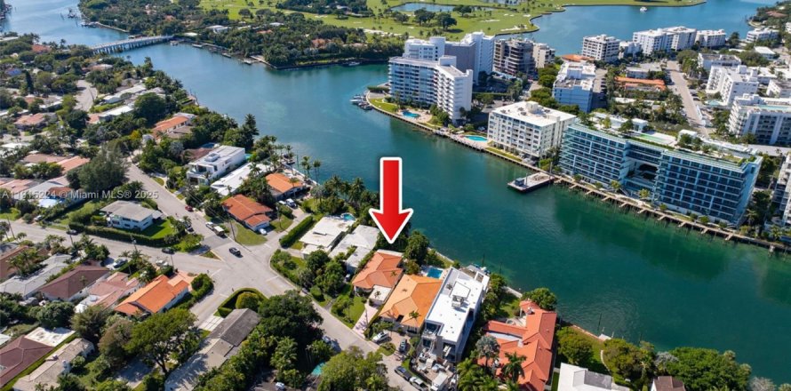 Дом в Серфсайд, Флорида 2 спальни, 208.75м2 № 1971541