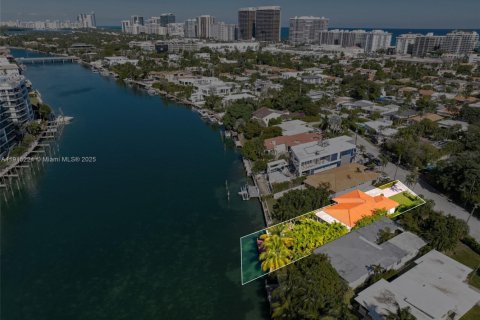 Купить виллу или дом в Серфсайд, Флорида 2 спальни, 208.75м2, № 1971541 - фото 5