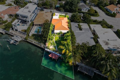 Купить виллу или дом в Серфсайд, Флорида 2 спальни, 208.75м2, № 1971541 - фото 2