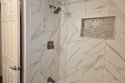 Купить виллу или дом в Брейдентон, Флорида 11 комнат, 207.17м2, № 1769315 - фото 21