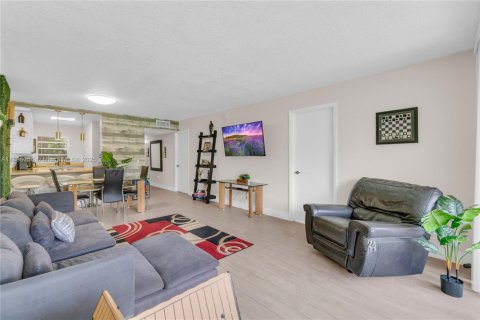 Снять в аренду кондоминиум в Дейви, Флорида 2 спальни, 102.19м2, № 1931657 - фото 8