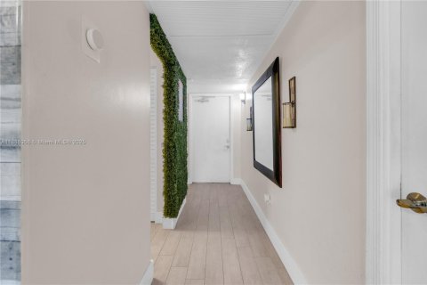 Снять в аренду кондоминиум в Дейви, Флорида 2 спальни, 102.19м2, № 1931657 - фото 3