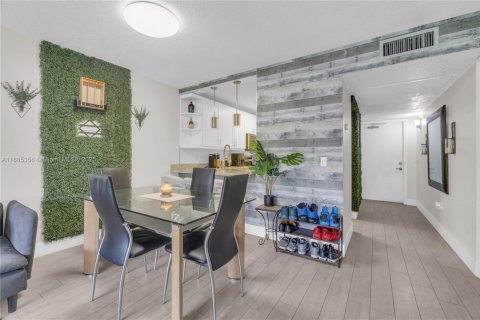 Снять в аренду кондоминиум в Дейви, Флорида 2 спальни, 102.19м2, № 1931657 - фото 11