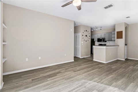 Condo in Maitland, Florida, 2 bedrooms  № 1597550 - photo 8