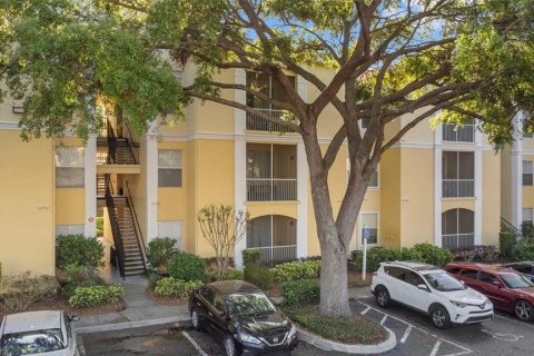 Condo in Maitland, Florida, 2 bedrooms  № 1597550 - photo 1