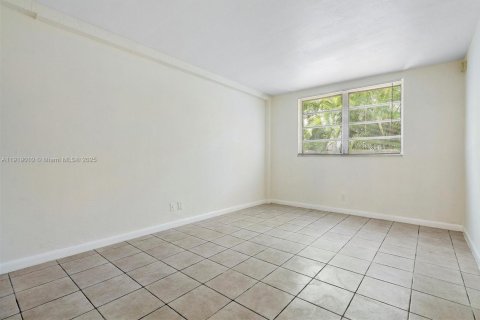Appartement à louer à Hollywood, Floride: 1 chambre, 60.39 m2 № 1974120 - photo 2