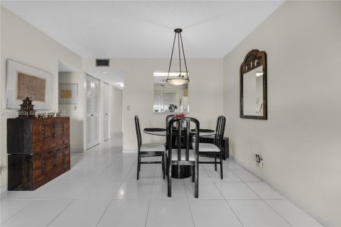 Купить кондоминиум в Лодерхилл, Флорида 2 спальни, 96.62м2, № 2054445 - фото 24