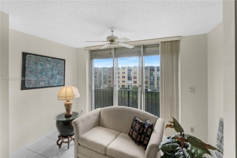 Купить кондоминиум в Лодерхилл, Флорида 2 спальни, 96.62м2, № 2054445 - фото 22