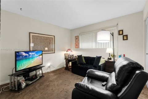 Купить кондоминиум в Лодерхилл, Флорида 2 спальни, 96.62м2, № 2054445 - фото 15