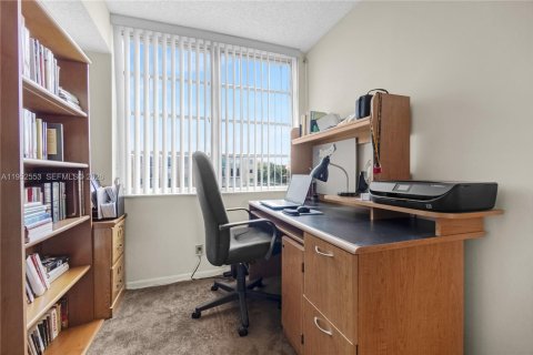 Купить кондоминиум в Лодерхилл, Флорида 2 спальни, 96.62м2, № 2054445 - фото 10