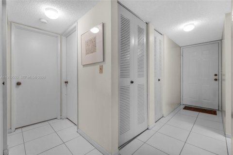 Купить кондоминиум в Лодерхилл, Флорида 2 спальни, 96.62м2, № 2054445 - фото 9