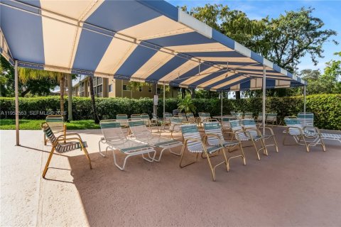 Купить кондоминиум в Лодерхилл, Флорида 2 спальни, 96.62м2, № 2054445 - фото 30