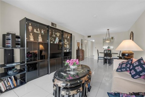 Купить кондоминиум в Лодерхилл, Флорида 2 спальни, 96.62м2, № 2054445 - фото 19