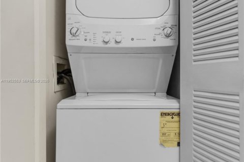 Купить кондоминиум в Лодерхилл, Флорида 2 спальни, 96.62м2, № 2054445 - фото 18