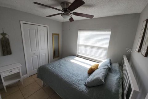 Villa ou maison à louer à Kissimmee, Floride: 3 chambres, 118.17 m2 № 2418688 - photo 12