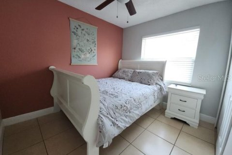 Villa ou maison à louer à Kissimmee, Floride: 3 chambres, 118.17 m2 № 2418688 - photo 13