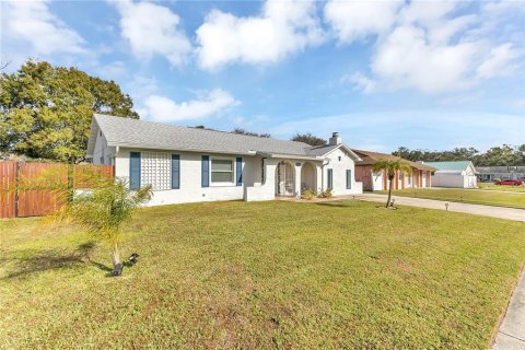 Villa ou maison à louer à Kissimmee, Floride: 3 chambres, 118.17 m2 № 2418688 - photo 3