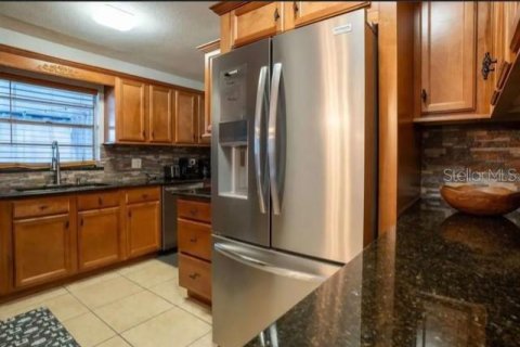 Villa ou maison à louer à Kissimmee, Floride: 3 chambres, 118.17 m2 № 2418688 - photo 8