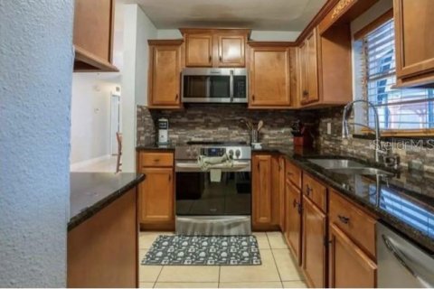 Villa ou maison à louer à Kissimmee, Floride: 3 chambres, 118.17 m2 № 2418688 - photo 7