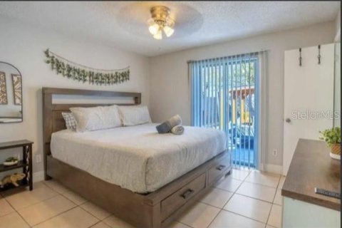 Villa ou maison à louer à Kissimmee, Floride: 3 chambres, 118.17 m2 № 2418688 - photo 15