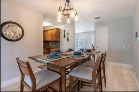 Villa ou maison à louer à Kissimmee, Floride: 3 chambres, 118.17 m2 № 2418688 - photo 10