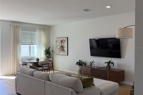 Townhouse in Davenport, Florida 3 bedrooms, 173.17 sq.m. № 2393934 - photo 5