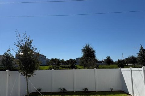 Townhouse in Davenport, Florida 3 bedrooms, 173.17 sq.m. № 2393934 - photo 8