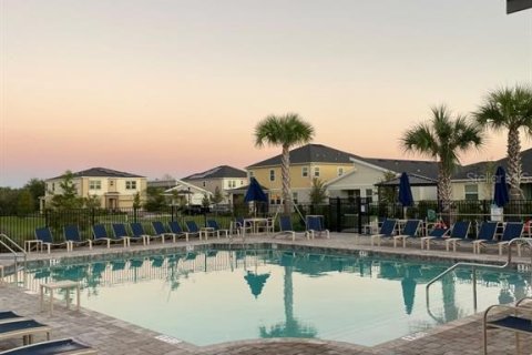 Townhouse in Davenport, Florida 3 bedrooms, 173.17 sq.m. № 2393934 - photo 20