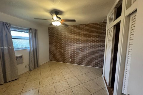 Copropriété à louer à Hollywood, Floride: 1 chambre, 55.74 m2 № 2001353 - photo 4