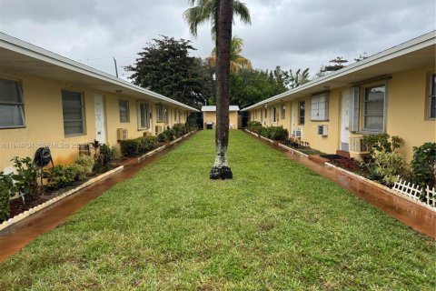 Copropriété à louer à Hollywood, Floride: 1 chambre, 55.74 m2 № 2001353 - photo 6