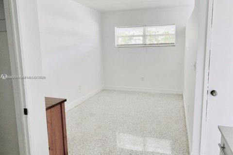 Снять в аренду виллу или дом в Майами, Флорида 1 спальня, 65.03м2, № 2020693 - фото 3