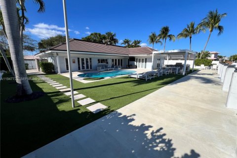 Снять в аренду виллу или дом в Форт-Лодердейл, Флорида 3 спальни, 205.96м2, № 2003869 - фото 5