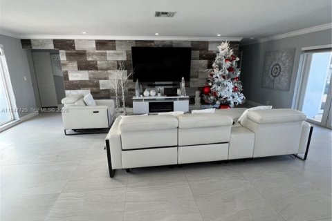 Снять в аренду виллу или дом в Форт-Лодердейл, Флорида 3 спальни, 205.96м2, № 2003869 - фото 27