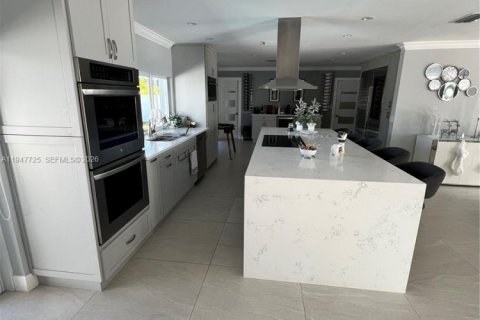 Снять в аренду виллу или дом в Форт-Лодердейл, Флорида 3 спальни, 205.96м2, № 2003869 - фото 28