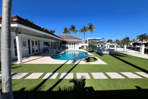 Снять в аренду виллу или дом в Форт-Лодердейл, Флорида 3 спальни, 205.96м2, № 2003869 - фото 4